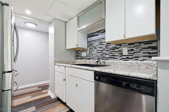13 Sutton Place, Shaker Heights, OH 44120