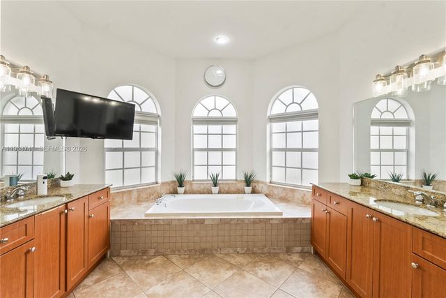 8346 SW 51st St, Davie, FL 33328