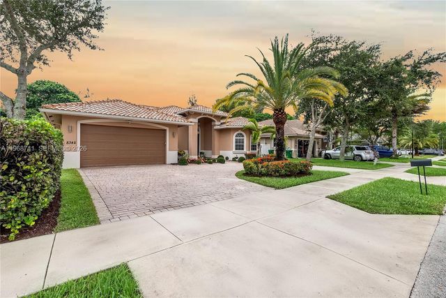 8346 SW 51st St, Davie, FL 33328