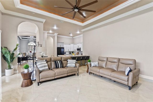 8346 SW 51st St, Davie, FL 33328