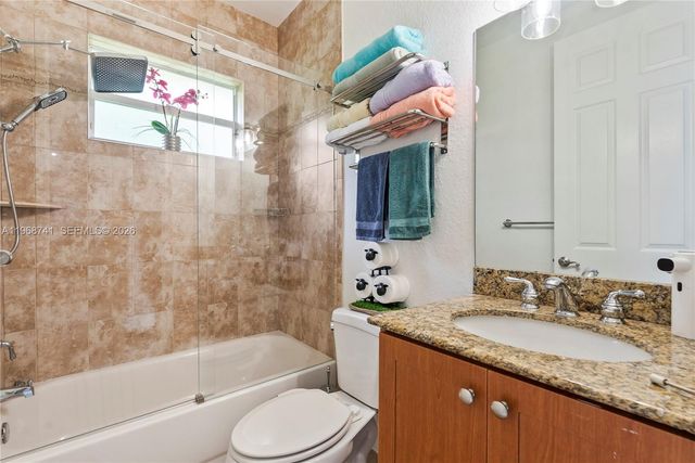 8346 SW 51st St, Davie, FL 33328