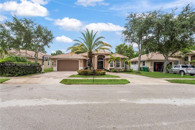 8346 SW 51st St, Davie, FL 33328