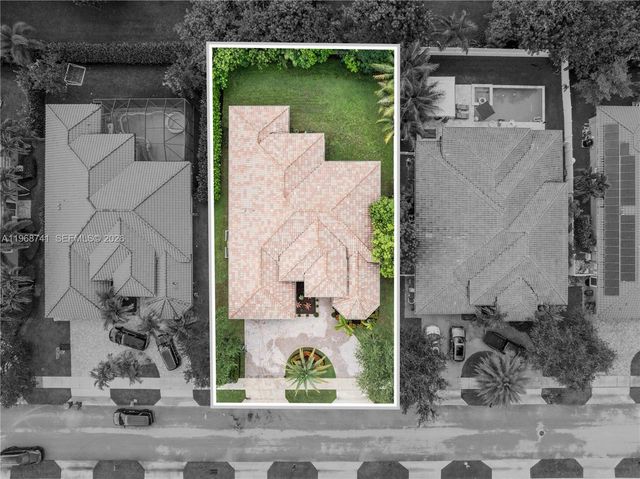 8346 SW 51st St, Davie, FL 33328