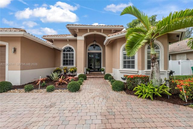 8346 SW 51st St, Davie, FL 33328