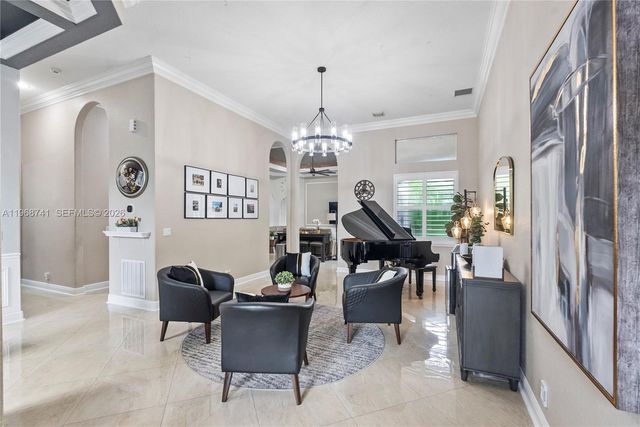 8346 SW 51st St, Davie, FL 33328