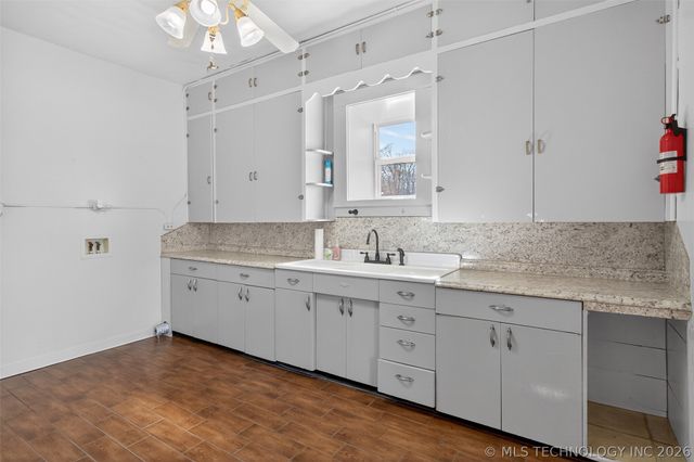 19104 S 4250 Road, Claremore, OK 74019