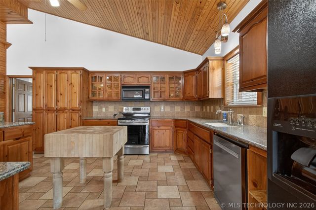 19104 S 4250 Road, Claremore, OK 74019