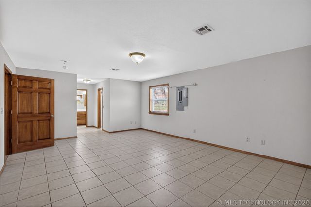 19104 S 4250 Road, Claremore, OK 74019