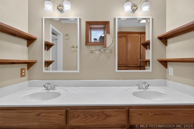 19104 S 4250 Road, Claremore, OK 74019