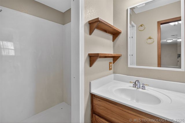 19104 S 4250 Road, Claremore, OK 74019