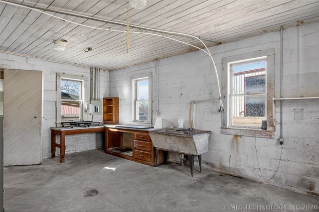 19104 S 4250 Road, Claremore, OK 74019