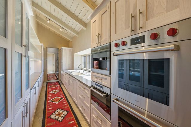 41 Heather Lane, Santa Fe, NM 87506