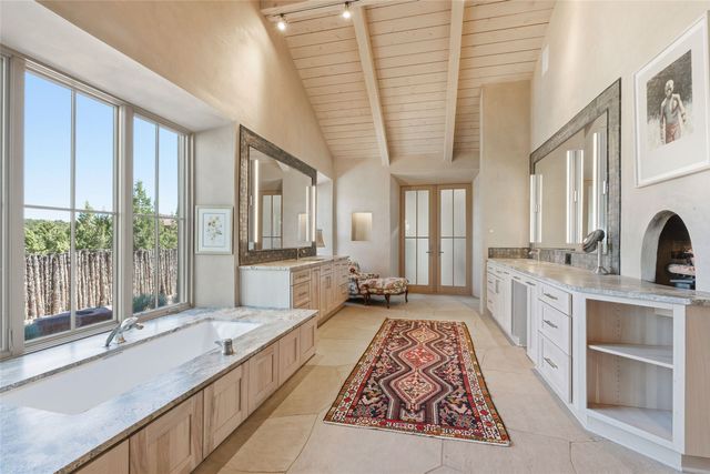 41 Heather Lane, Santa Fe, NM 87506