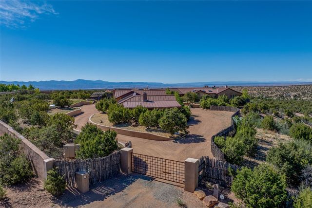 41 Heather Lane, Santa Fe, NM 87506