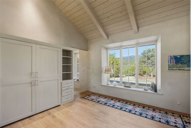 41 Heather Lane, Santa Fe, NM 87506