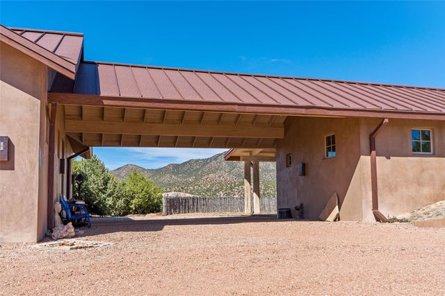 41 Heather Lane, Santa Fe, NM 87506