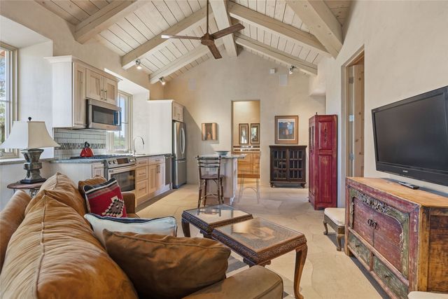 41 Heather Lane, Santa Fe, NM 87506
