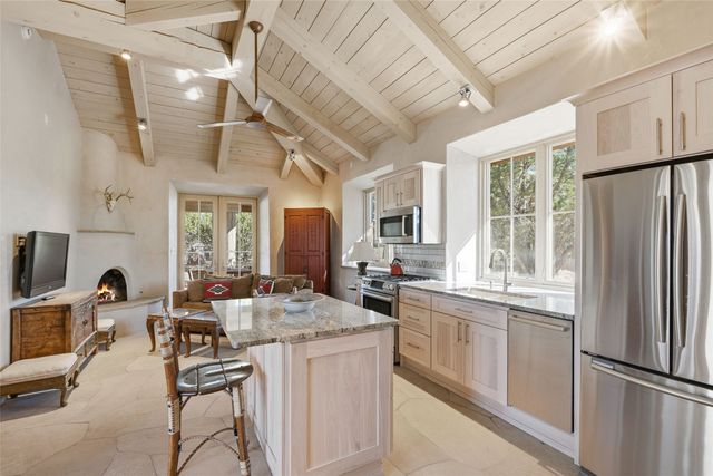 41 Heather Lane, Santa Fe, NM 87506