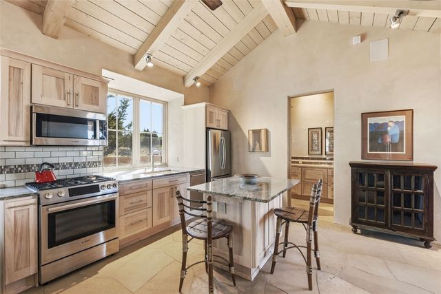 41 Heather Lane, Santa Fe, NM 87506