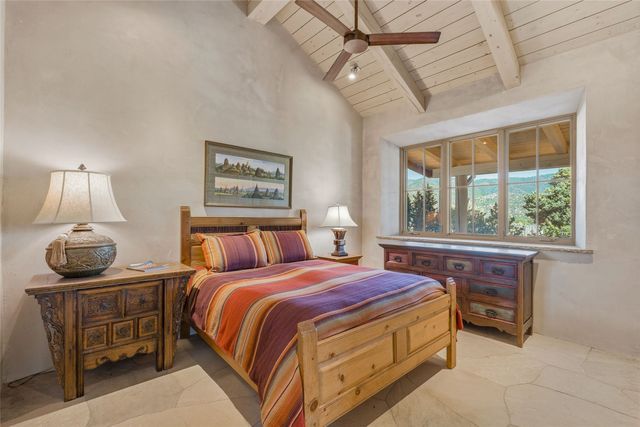 41 Heather Lane, Santa Fe, NM 87506