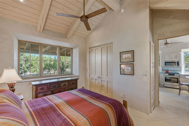 41 Heather Lane, Santa Fe, NM 87506