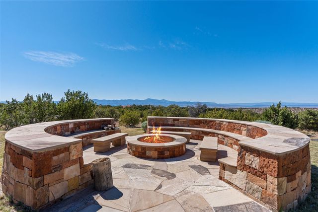 41 Heather Lane, Santa Fe, NM 87506