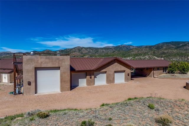 41 Heather Lane, Santa Fe, NM 87506