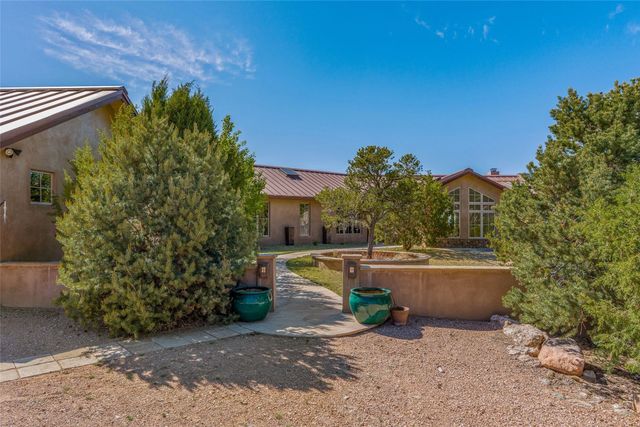 41 Heather Lane, Santa Fe, NM 87506