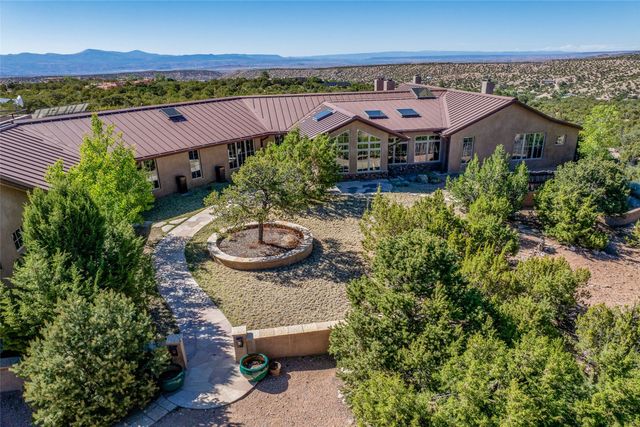 41 Heather Lane, Santa Fe, NM 87506