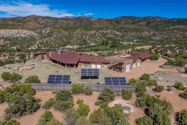 41 Heather Lane, Santa Fe, NM 87506