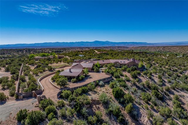 41 Heather Lane, Santa Fe, NM 87506