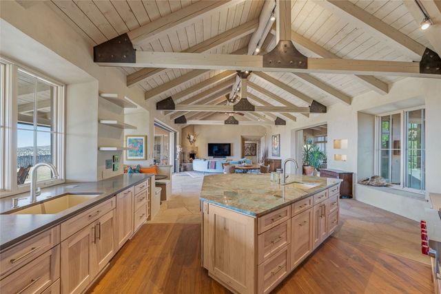 41 Heather Lane, Santa Fe, NM 87506