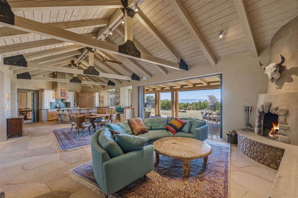 41 Heather Lane, Santa Fe, NM 87506