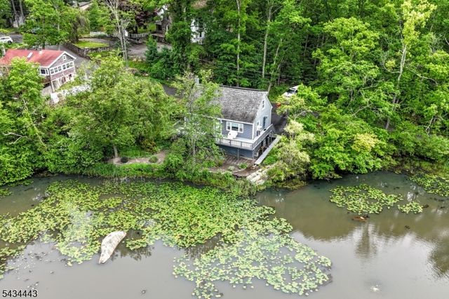 40 Poplar Grove Ter, West Milford Twp., NJ 07480