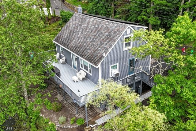 40 Poplar Grove Ter, West Milford Twp., NJ 07480