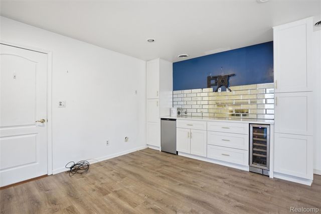 2707 Pine Ridge Road, West Bloomfield Charter Township, MI 48324