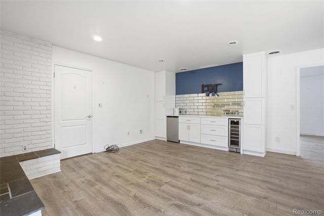 2707 Pine Ridge Road, West Bloomfield Charter Township, MI 48324