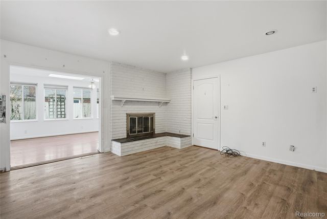 2707 Pine Ridge Road, West Bloomfield Charter Township, MI 48324