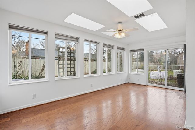 2707 Pine Ridge Road, West Bloomfield Charter Township, MI 48324