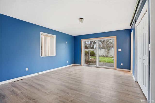 2707 Pine Ridge Road, West Bloomfield Charter Township, MI 48324