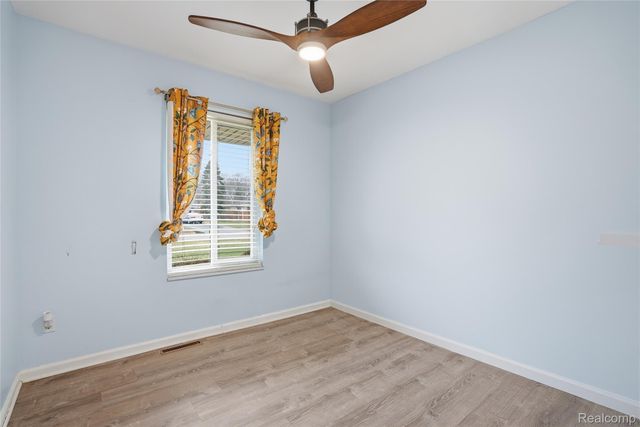 2707 Pine Ridge Road, West Bloomfield Charter Township, MI 48324