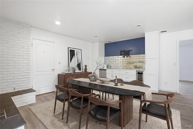 2707 Pine Ridge Road, West Bloomfield Charter Township, MI 48324