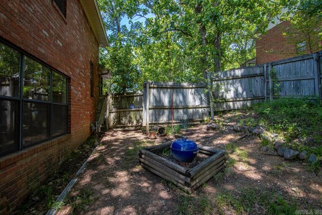 21 Woodlore Circle, Little Rock, AR 72211