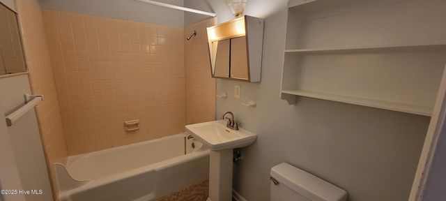 506 N Greensboro Street Apt 35, Carrboro, NC 27510