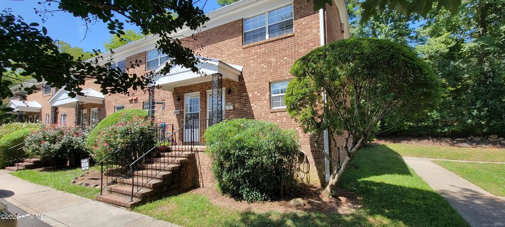 506 N Greensboro Street Apt 35, Carrboro, NC 27510
