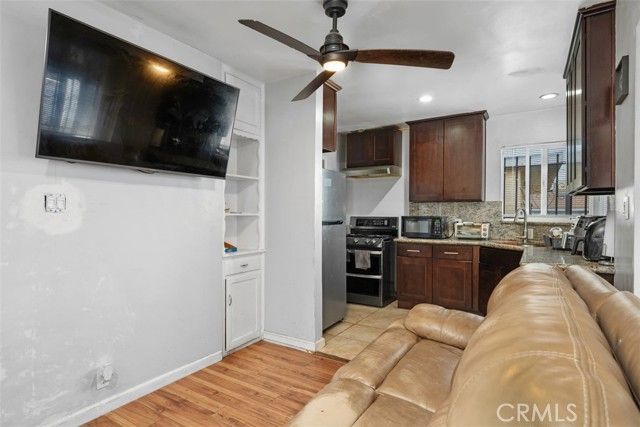 9819 S S. Normandie, Los Angeles, CA 90044