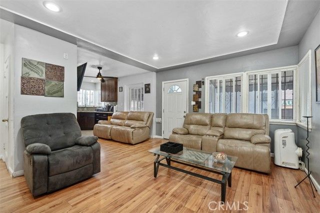 9819 S S. Normandie, Los Angeles, CA 90044