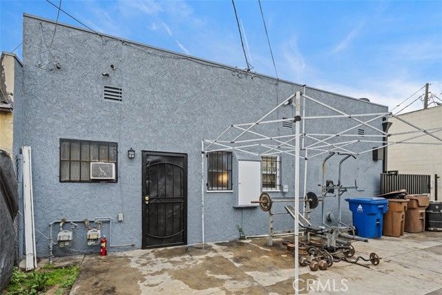 9819 S S. Normandie, Los Angeles, CA 90044