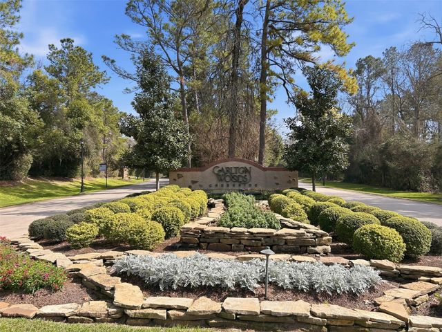 3 S Bayou Club Court, Spring, TX 77389