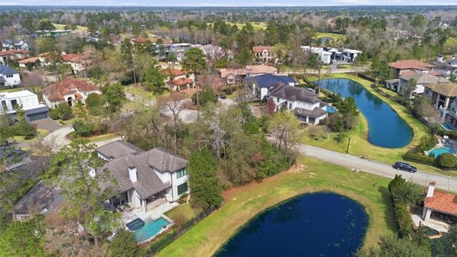 3 S Bayou Club Court, Spring, TX 77389